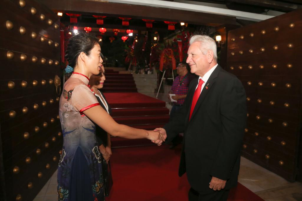 Gobernador participó de los 69 aniversario de la fundación República Popular China