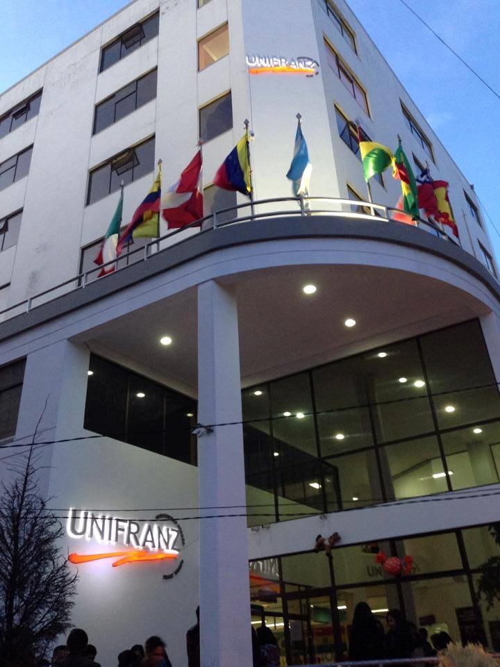 Universidad privada UNIFRANZ mejor calificada en simulacro de bolsa de valores