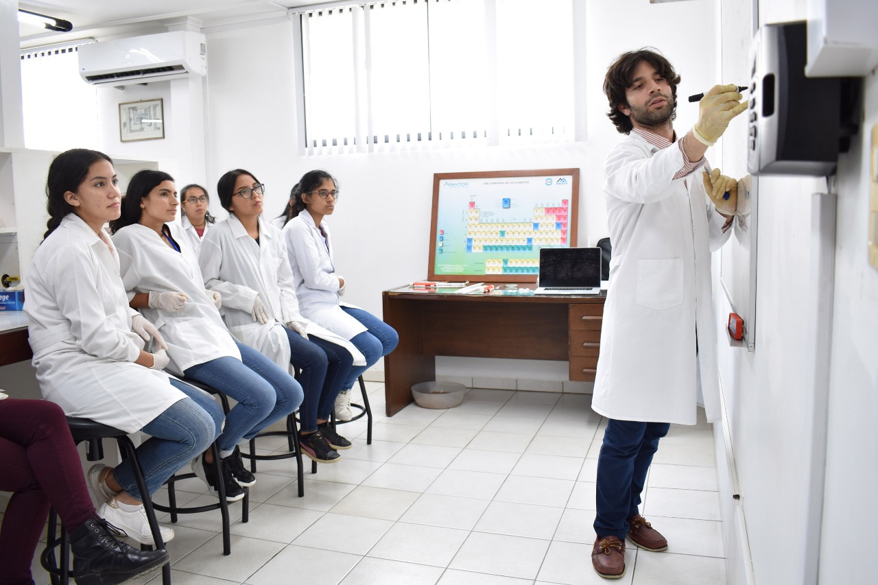 322 estudiantes participaron de Clubes de Ciencia Bolivia