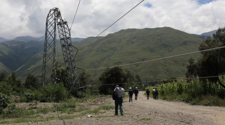 ENDE prevé reponer en 5 días las torres colapsadas por las lluvias en Cochabamba