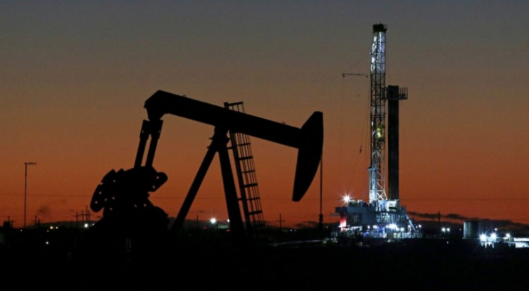 Precio del petróleo WTI se recupera hasta los $us 13.6, a dos días de su desplome histórico