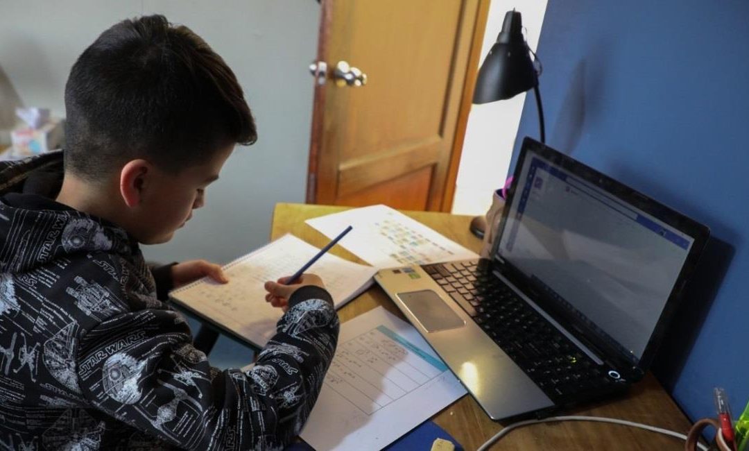 Defensoría del Pueblo pide a Educación establecer límites y rebajas en las pensiones escolares