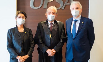 Gastón Mejía es Doctor Honoris Causa por la UPSA